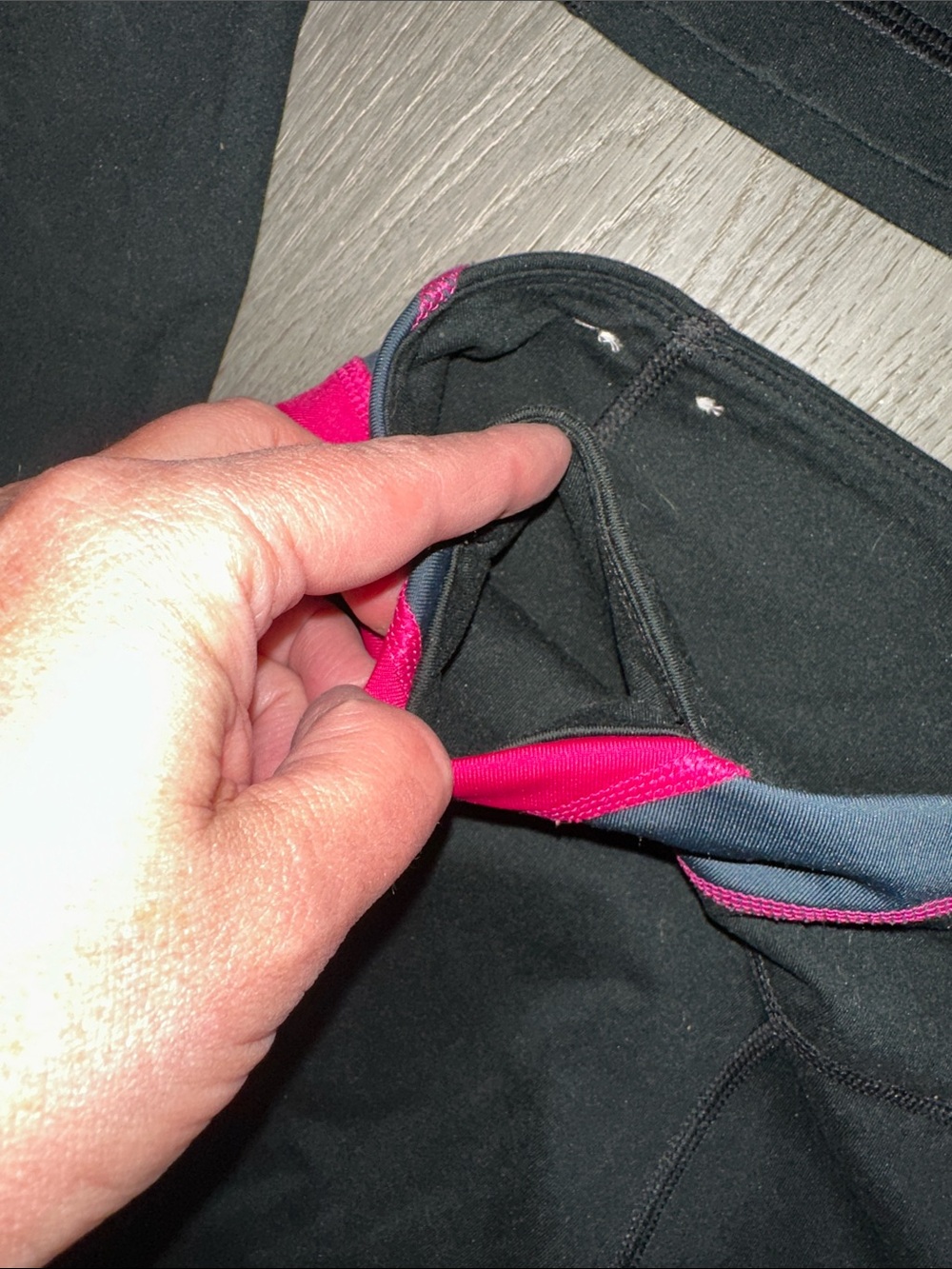Under amour Black Active Leggings pink, teal and black size medium (3) - Picture 5 of 9